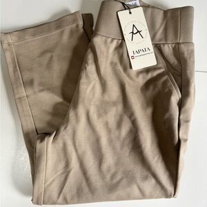 NWT Tapata Women’s Pull On Capris. Size Medium. Elastic Waist. Beige. 19” Inseam